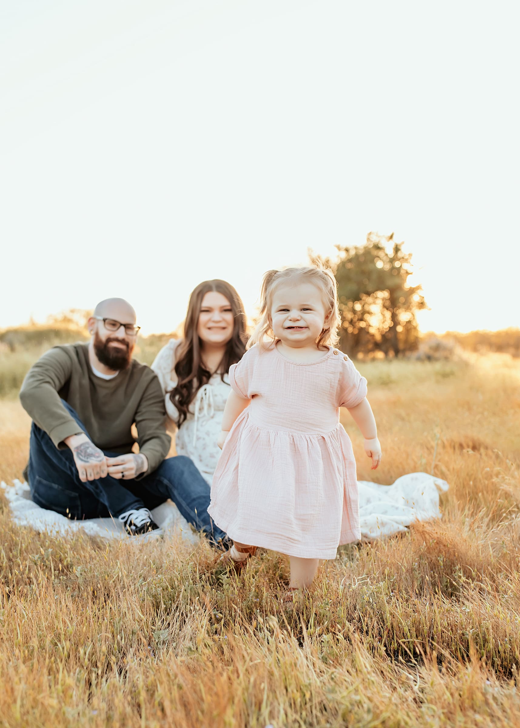 Lodi, CA Maternity family session with small toddlers.