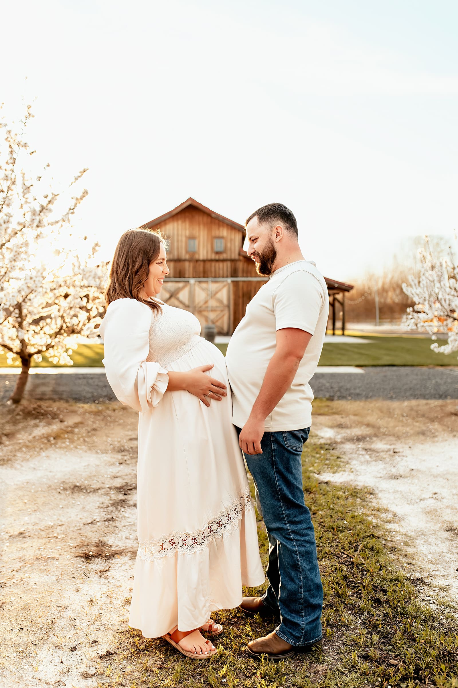 Maternity session poses with a fun dad to be!